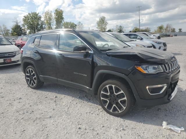 3C4NJDCB8JT264501 - 2018 JEEP COMPASS LIMITED Siyah fotoğraf 4