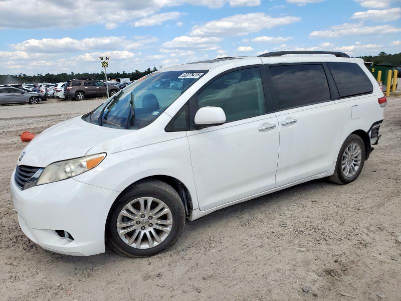 2014 TOYOTA SIENNA XLE, 