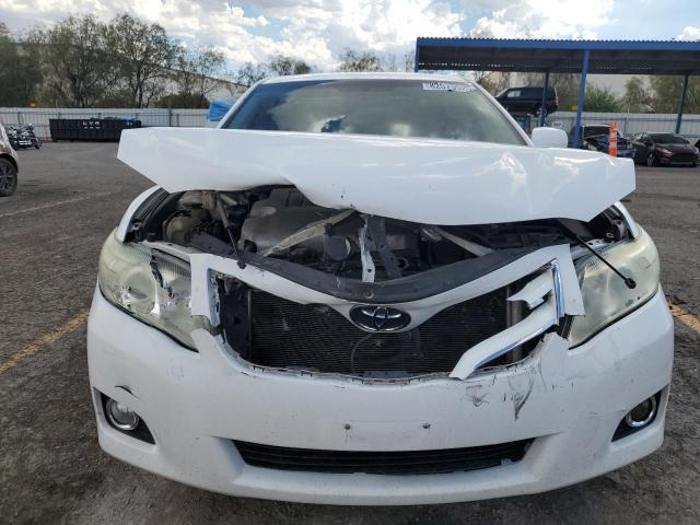 4T1BK3EK7BU618048 - 2011 TOYOTA CAMRY SE 白色 照片 5