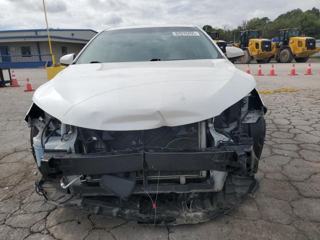 4T1BF1FK1HU404107 - 2017 TOYOTA CAMRY LE WHITE photo 5