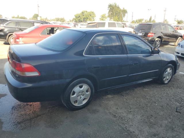 1HGCG16562A078640 - 2002 HOND ACCORD EX BLACK photo 3