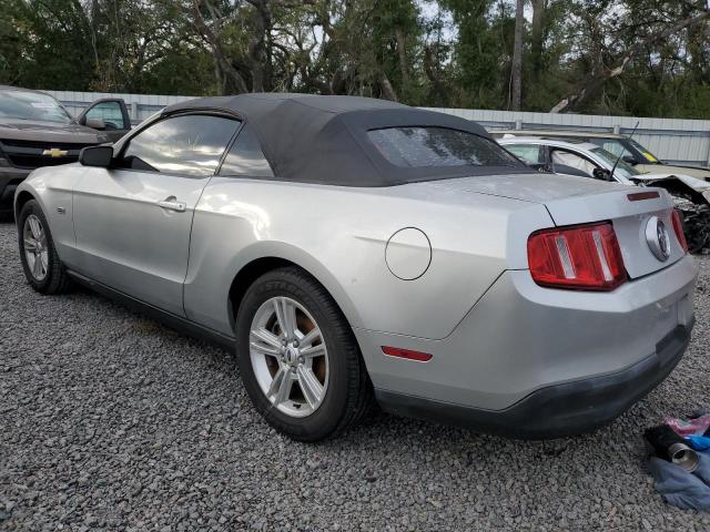 1ZVBP8EN8A5122601 - 2010 FORD MUSTANG SILVER photo 2