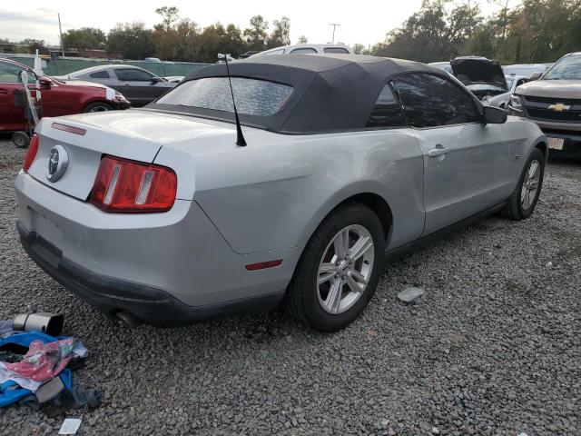 1ZVBP8EN8A5122601 - 2010 FORD MUSTANG SILVER photo 3