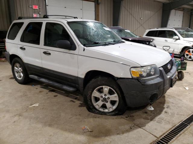 1FMYU93127KB69415 - 2007 FORD ESCAPE XLT WHITE photo 4