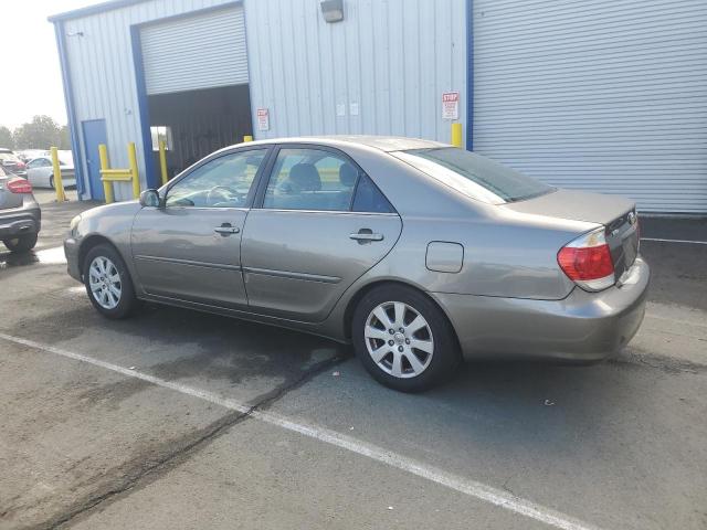 4T1BE32K15U625805 - 2005 TOYOTA CAMRY LE 灰色 照片 2