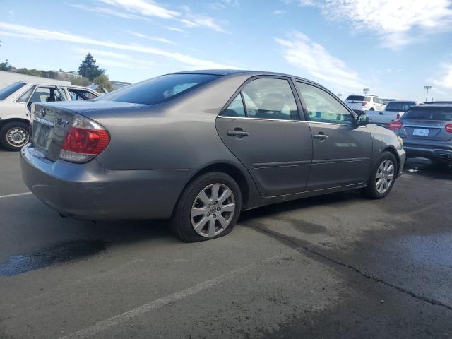 4T1BE32K15U625805 - 2005 TOYOTA CAMRY LE 灰色 照片 3