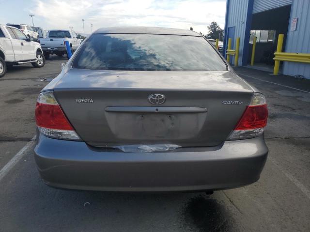 4T1BE32K15U625805 - 2005 TOYOTA CAMRY LE 灰色 照片 6