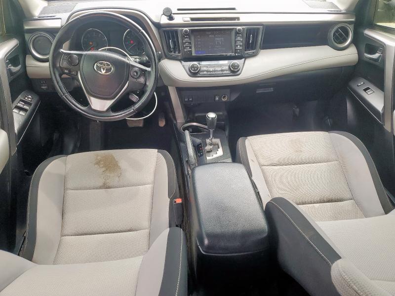 JTMRFREV2GJ058193 - 2016 TOYOTA RAV4 XLE RED photo 8