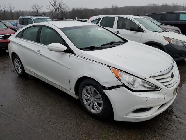 5NPEB4AC5BH211717 - 2011 HYUNDAI SONATA GLS WHITE photo 4