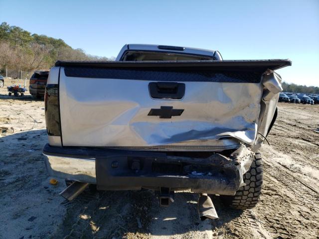 2GCEK133271664617 - 2007 CHEVROLET SILVERADO K1500 CREW CAB SILVER photo 6