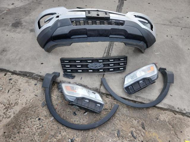 1FM5K8D82HGA27388 - 2017 FORD EXPLORER XLT 银色 照片 13