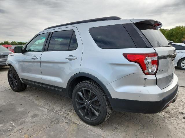 1FM5K8D82HGA27388 - 2017 FORD EXPLORER XLT 银色 照片 2