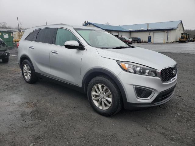 5XYPGDA37JG368598 - 2018 KIA SORENTO LX SILVER photo 4