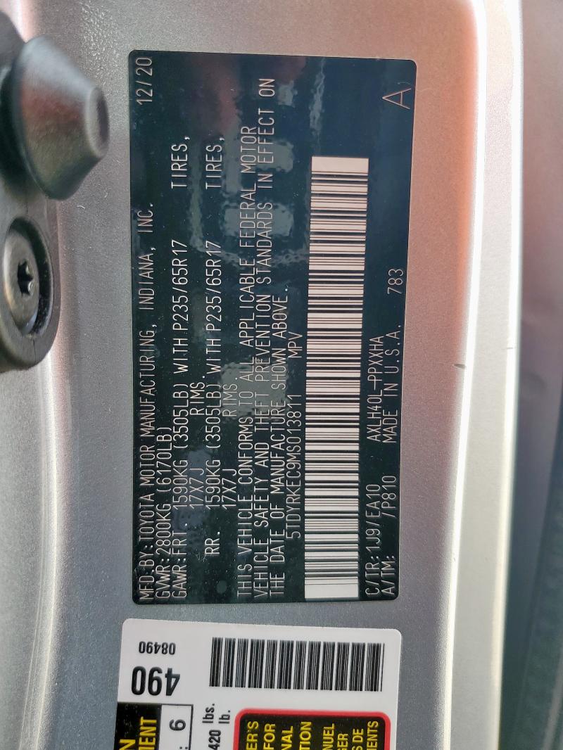 5TDYRKEC9MS013811 - 2021 TOYOTA SIENNA XLE 银色 照片 13