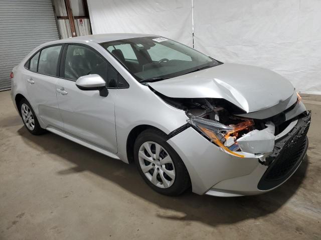 5YFEPMAEXMP223256 - 2021 TOYOTA COROLLA LE SILVER photo 4