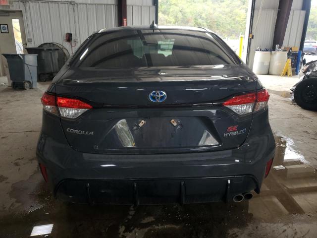 JTDBCMFE3P3017572 - 2023 TOYOTA COROLLA LE رمادي صورة 6