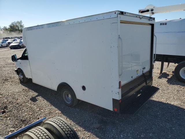 1GB3GSCG8K1262587 - 2019 CHEVROLET EXPRESS G3 WHITE photo 2