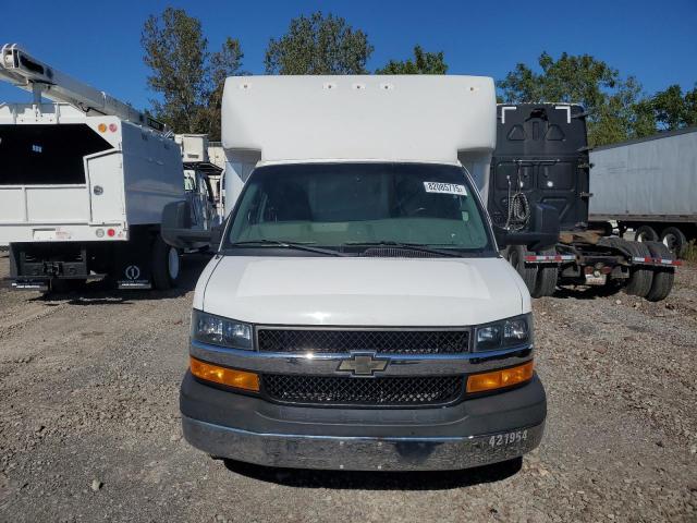 1GB3GSCG8K1262587 - 2019 CHEVROLET EXPRESS G3 WHITE photo 5