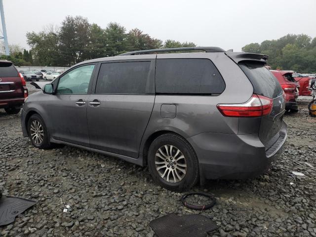 5TDYZ3DC6KS011017 - 2019 TOYOTA SIENNA XLE Gris photo 2