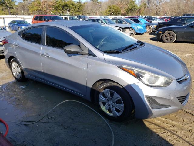 5NPDH4AE4GH684169 - 2016 HYUNDAI ELANTRA SE SILVER photo 4