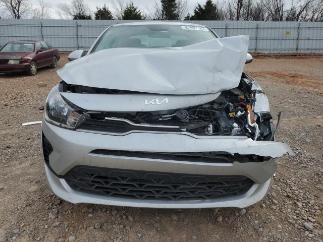 3KPA24AD9PE528581 - 2023 KIA RIO LX SILVER photo 5