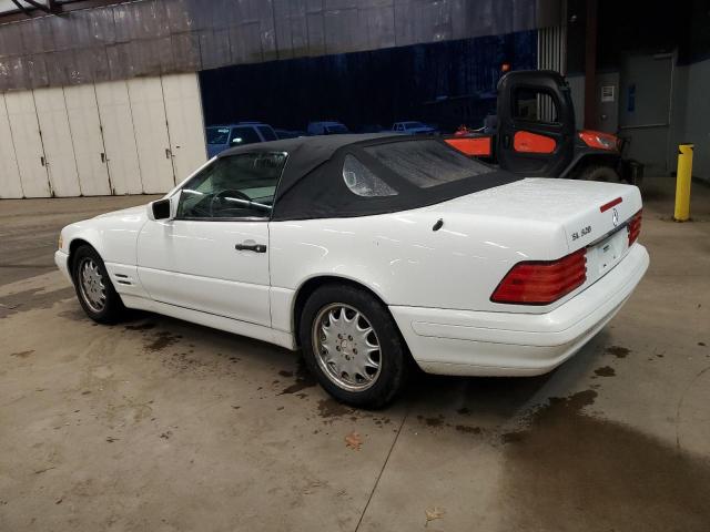 WDBFA63F7VF145615 - 1997 MERCEDES-BENZ SL 320 WHITE photo 2