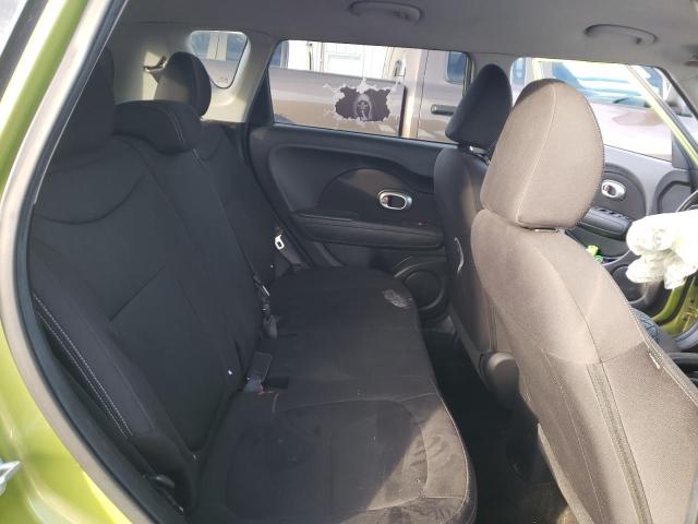 KNDJN2A22F7770816 - 2015 KIA SOUL GREEN photo 10