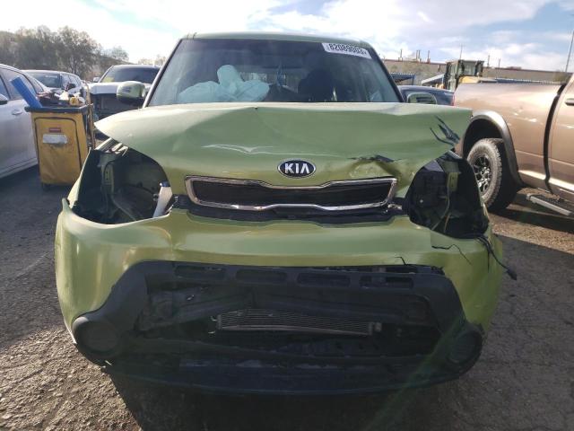 KNDJN2A22F7770816 - 2015 KIA SOUL GREEN photo 5