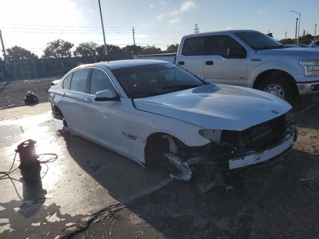 WBAYA8C51DC996867 - 2013 BMW 750 I WHITE photo 4