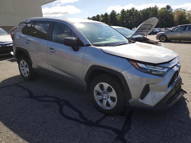 2T3F1RFVXRW428746 - 2024 TOYOTA RAV4 LE 银色 照片 4