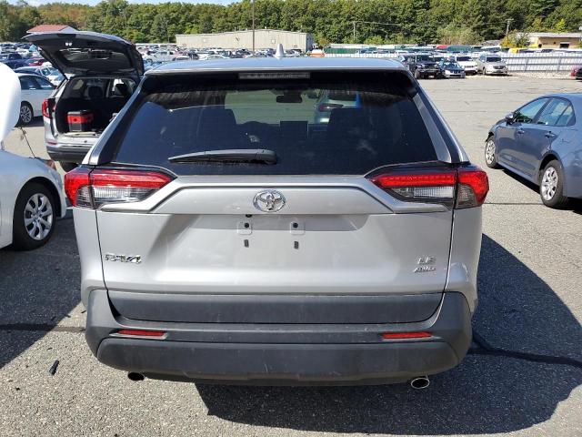 2T3F1RFVXRW428746 - 2024 TOYOTA RAV4 LE 银色 照片 6