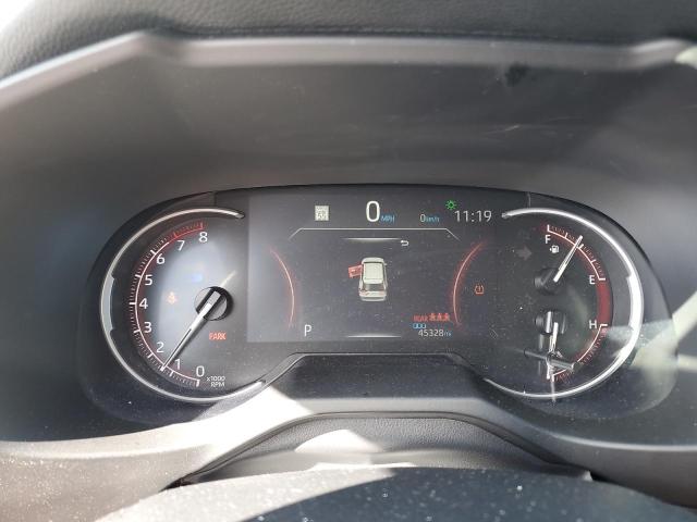 2T3F1RFVXRW428746 - 2024 TOYOTA RAV4 LE 银色 照片 9