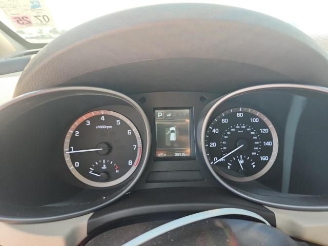 5NMZU3LB4HH008799 - 2017 HYUNDAI SANTA FE S თეთრი ფოტო 9