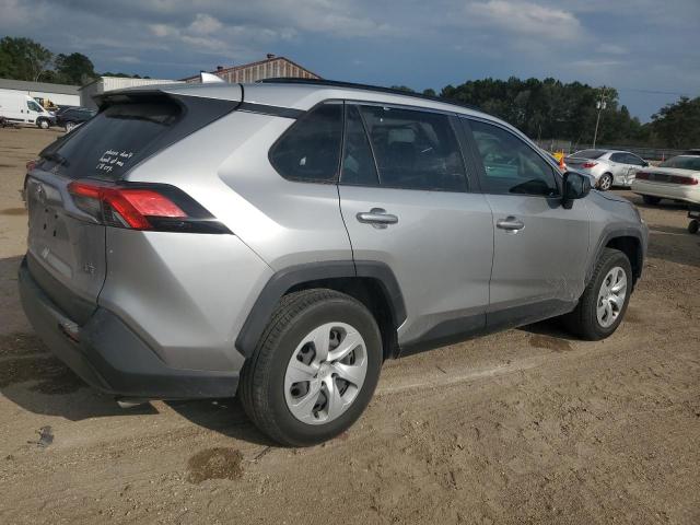 JTMH1RFV2KJ009108 - 2019 TOYOTA RAV4 LE Сріблястий фото 3