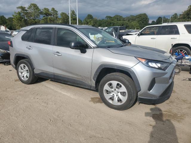 JTMH1RFV2KJ009108 - 2019 TOYOTA RAV4 LE Сріблястий фото 4