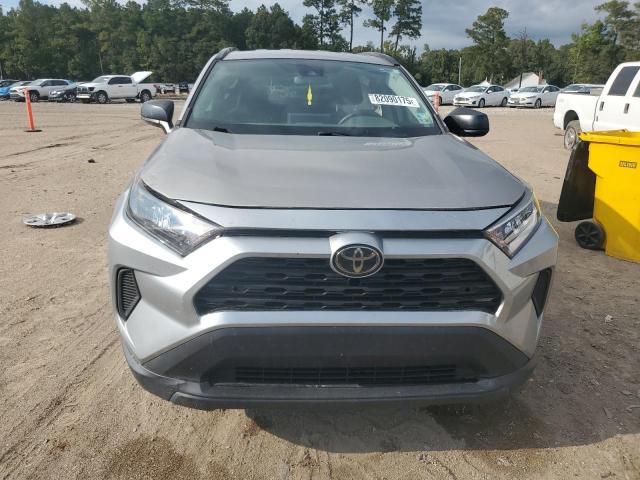 JTMH1RFV2KJ009108 - 2019 TOYOTA RAV4 LE Сріблястий фото 5