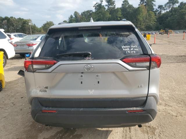 JTMH1RFV2KJ009108 - 2019 TOYOTA RAV4 LE Сріблястий фото 6