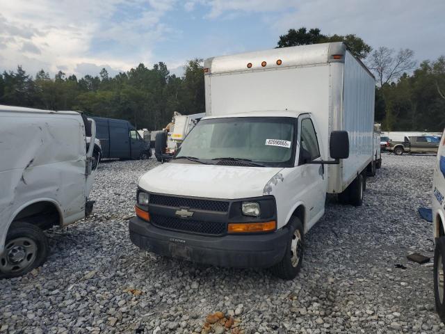 1GBJG312961164033 - 2006 CHEV EXPRESS G3500 WHITE photo 2