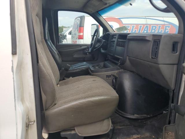 1GBJG312961164033 - 2006 CHEV EXPRESS G3500 WHITE photo 5
