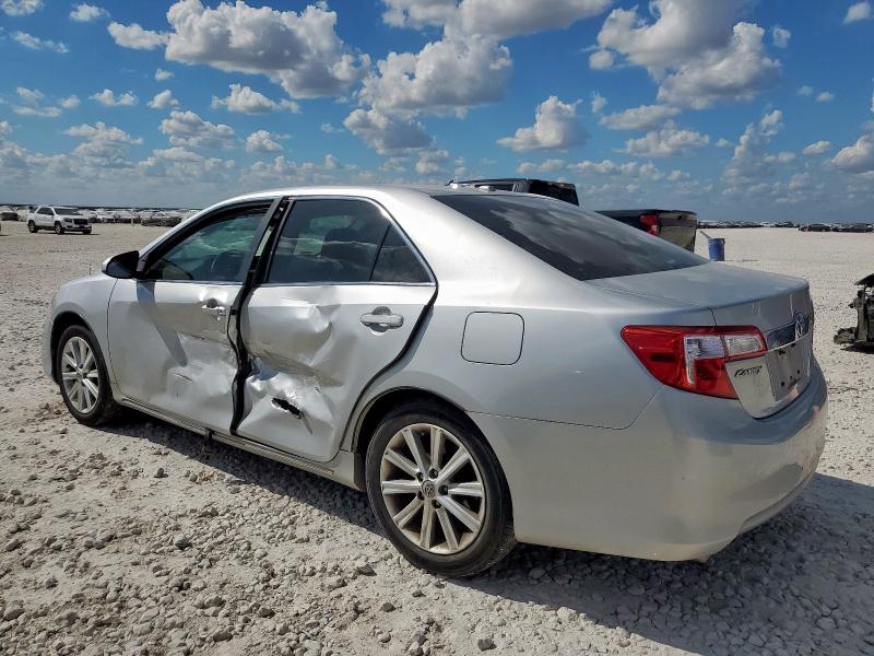 4T1BK1FK8CU013024 - 2012 TOYOTA CAMRY SE Сріблястий фото 2