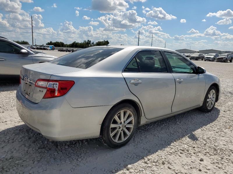 4T1BK1FK8CU013024 - 2012 TOYOTA CAMRY SE Сріблястий фото 3