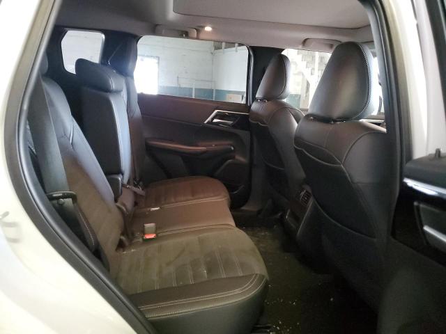 JA4J4UA85PZ058819 - 2023 MITSUBISHI OUTLANDER SE WHITE photo 11