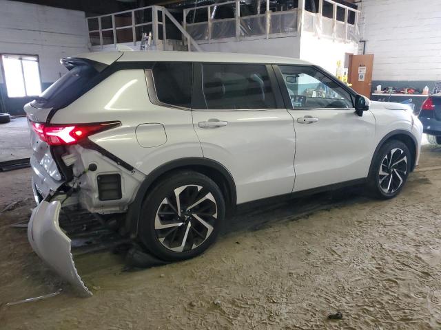 JA4J4UA85PZ058819 - 2023 MITSUBISHI OUTLANDER SE WHITE photo 3