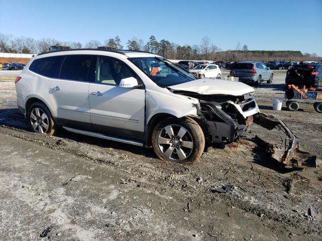 1GNKRLEDXBJ369772 - 2011 CHEVROLET TRAVERSE LTZ CREAM photo 4