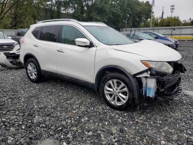 5N1AT2MV0FC793977 - 2015 NISSAN ROGUE S WHITE photo 4
