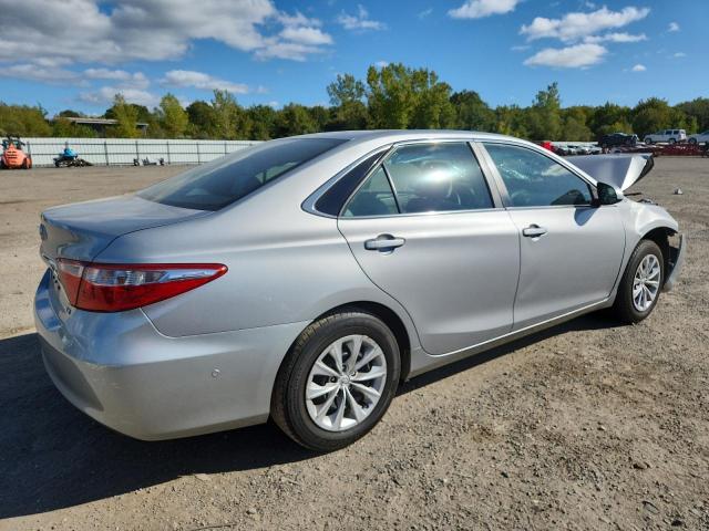 4T4BF1FK5GR536503 - 2016 TOYOTA CAMRY LE 银色 照片 3