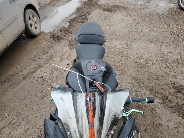 JKAEXEE19CDA05224 - 2012 KAWASAKI EX650 EC BLACK photo 5