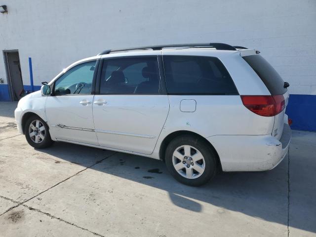 5TDZA22C94S197261 - 2004 TOYOTA SIENNA XLE WHITE photo 2