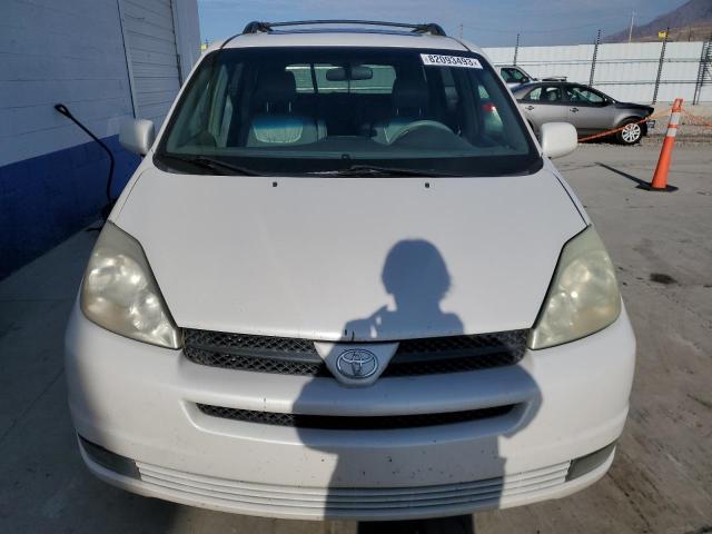 5TDZA22C94S197261 - 2004 TOYOTA SIENNA XLE WHITE photo 5