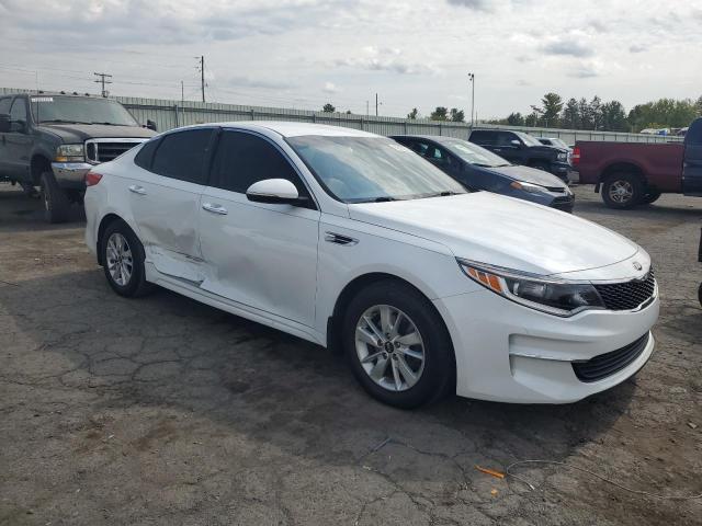 5XXGT4L36JG193659 - 2018 KIA OPTIMA LX WHITE photo 4